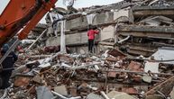 "Otporan na zemljotres": Bizaran natpis i dalje stoji ispred kompleksa sravljenog sa zemljom u Turskoj