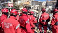 Izvučena žena koju su locirali srpski spasioci u ruševinama u Turskoj