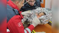 Još jedno malo čudo: Beba stara deset dana izvučena živa iz ruševina u Turskoj