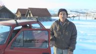 Ma, kakav mercedes i BMW: Milojko iz Požege gazi snežne smetove ljutom peglicom koja odoleva vremenu