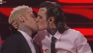 Poljubac dvojice muškaraca na Sanremu izazvao šok i ovacije: Uradili isto što i Madona i Britni