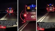 Autobus gazi duplu traku, kola mu idu u susret: Zbog ovakvih vozača Ibarska je još opasnija