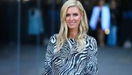 Niki Hilton u zebrastoj haljini sa šljokicama ukrala pažnju na Nedelji mode u Njujorku