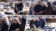Goca slomljena na pomenu Šabanu Šauliću: Beli venac i suze na Novom groblju, Ilda i Mihajlo nisu došli