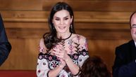Kraljica Leticija u cvetnoj haljini najavljuje prolećne trendove