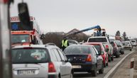 Užas na Ibarskoj: Troje povređeno u teškoj saobraćajnoj nesreći, vatrogasci makazama sekli vozila