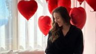 Baloni u obliku srca i poseban razlog za slavlje: Jelenina emotivna objava dok Đoković "kida" u Emiratima