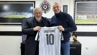 Mustafa Jusufspahić posetio Partizan pred derbi: Od sportskog direktora i trenera dobio vredan poklon