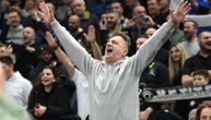 Sergej Trifunović u transu peva sa Grobarima: Glumac "odrao grlo" i bodrio Partizan do pobede