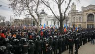 Opozicija u Moldaviji protestuje zbog promene jezika u rumunski: Blokirali govornicu, traže smenu vlasti