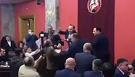 Haos u gruzijskom parlamentu: Poslanici se potukli posle žestoke rasprave