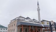 Ovo je jedina carska džamija u Srbiji, izgrađena od belog kamena: I danas je simbol Sjenice