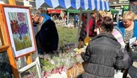 Osmi mart u Kruševcu: Štićenici Vaspitno-popravnog doma poklanjali damama cveće koje sami uzgajaju