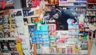 Snimak teškog razbojništva u centru Beograda: Maskiran i sa nožem ušao u radnju i uzeo novac od radnice