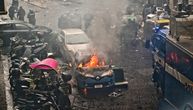 Vozila gore, grad u haosu: Pogledajte jezive fotke posle tuče navijača Ajntrahta i policije u Napulju