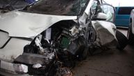 Automobili potpuno smrskani, srča svuda po putu: Prva fotografija sa mesta nesreće u Smederevskoj Palanci