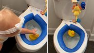 Kupka u wc šolji, nemoguće: Tata bebi priredio nesvakidašnje iskustvo