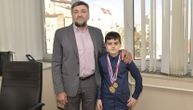 Predsednik opštine ugostio desetogodišnjeg Vuka Đokića pobednika Svetskog takmičenja u harmonici