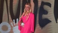 Maja Mandžuka ponovo oduševila u dominantnom pink izdanju: Trodelno odelo sa daškom senzualnosti