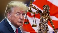 Tramp se izjasnio da nije kriv: Napustio sud