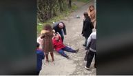 Uznemirujuć prizor u Vranju: Čopor pasa napao stariju ženu kod gimnazije