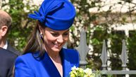 Na prazničnom okupljanju kraljevske porodice Kejt Midlton blistala u haljini boje safira