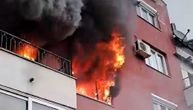 Snimak požara u Sremčici u kom je nastradala žena: Plamenovi izbijali kroz prozor, kuljao gust crni dim