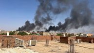 Stranci se evakuišu iz Sudana dok borbe besne: Vojska pristala da pomogne, snage RSF otvaraju aerodrome