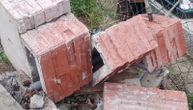 Sramotan vandalizam na groblju u čačanskom naselju Ljubić: Sve porazbijali, oštećena i fasadu na kapeli