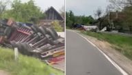 Prevrnuo se teretnjak, završio u obližnjem dvorištu: Teška saobraćajna nezgoda u selu Bresnica kod Čačka