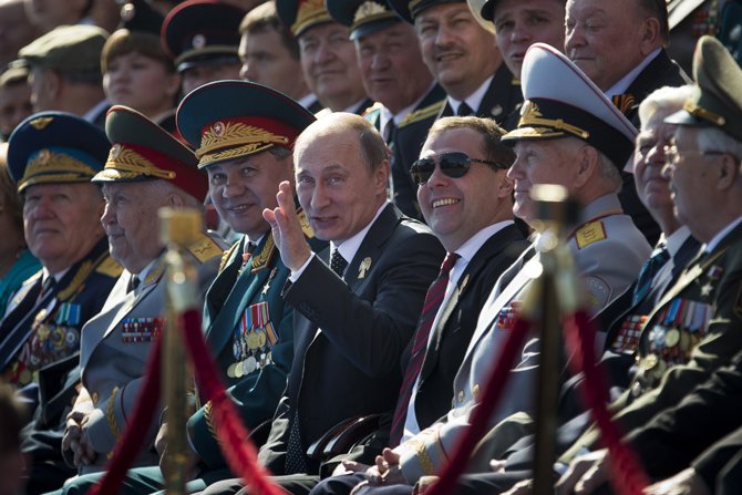 Vladimir Putin, Dmitri Medvedev, Sergej Šojgu