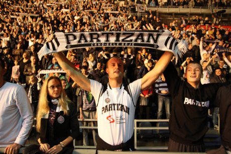 Navijači KK Partizan na promociji tima za sezonu 2013/2014.