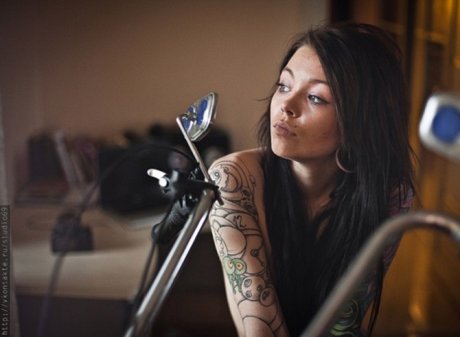 Seksi devojke sa tetovažama