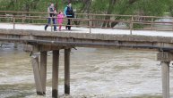 Izlile se i reke na severu KiM: Poplave zagadile pijaću vodu, urušen most u Južnoj Mitrovici
