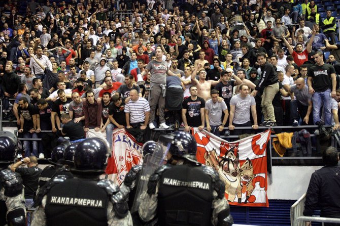 KK Partizan – KK Crvena zvezda, navijači