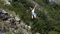 "PREKRSTI SE!!!" Šok snimak iz Hercegovine: Trebalo je ovo da bude skok svih skokova, a ovako je završilo!