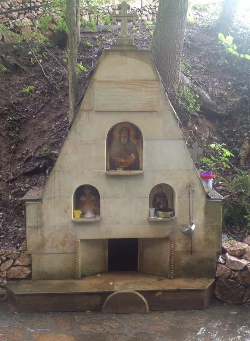 manastir Sveti Roman izvor voda manastir Sveti Roman izvor voda