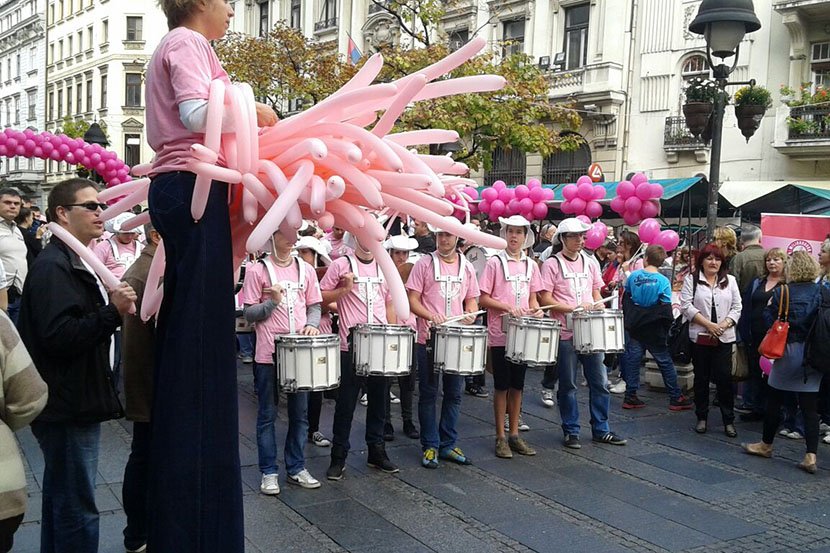 Borba protiv raka dojke, američka ambasada