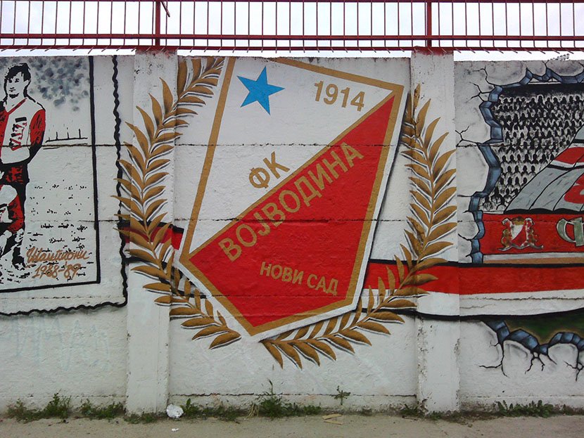 Navijači Vojvodine oslikali su murale na stadionu Karađorđe