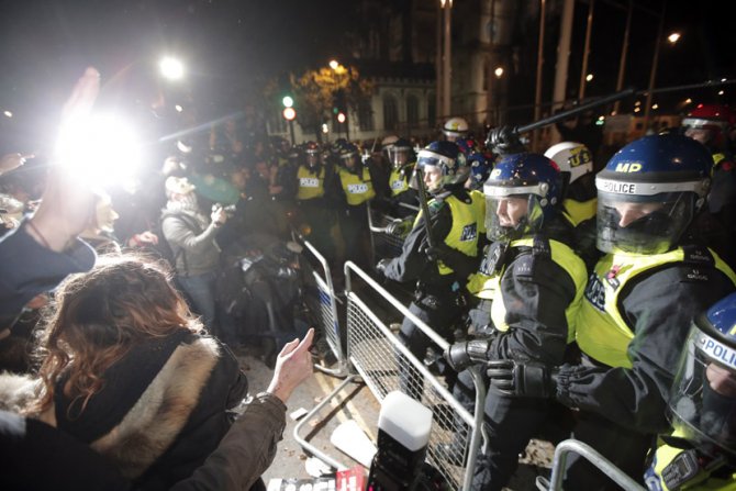 Učesnici protesta Milion maski, u organizaciji aktivističkog pokreta Anonimusi