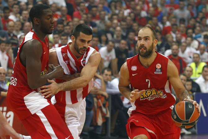 KK Crvena zvezda - KK Olimpijakos, Branko Lazić, Vasilis Spanulis