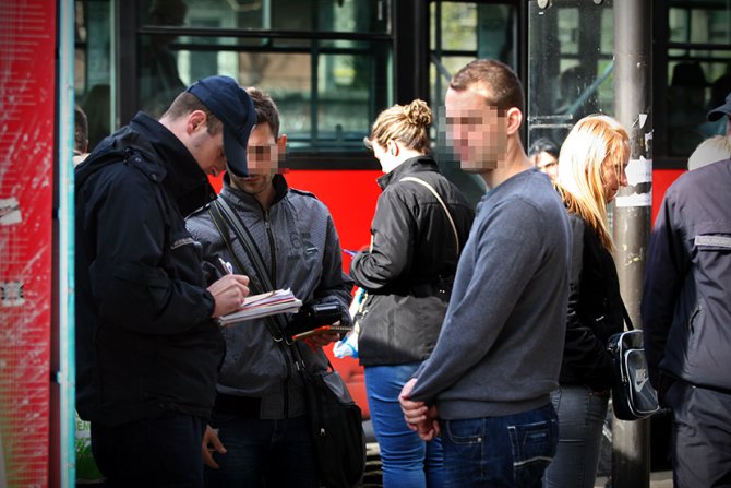 Kontrolorka, kontrola karata, GSP, BUS PLUS, kazna za prevoz, Beogradska komunalna policija