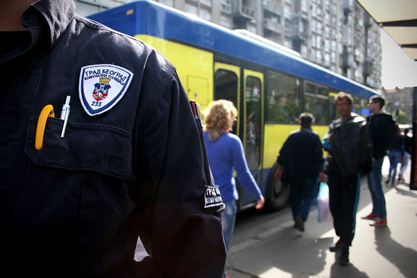 Kontrolorka, kontrola karata, Legitimacija, GSP, BUS PLUS, kazna za prevoz, Beogradska komunalna policija