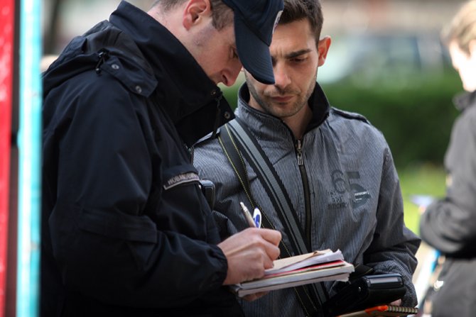 Kontrolorka, kontrola karata, GSP, BUS PLUS, kazna za prevoz, Beogradska komunalna policija