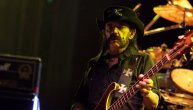 Poslušajte obradu pesme "Enter Sandman" grupe Motorhead