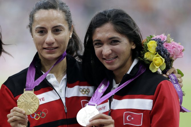 Svetsko prvenstvo u atletici 2015, atletika, Asli Cakir Alptekin, Gamze Bulut,