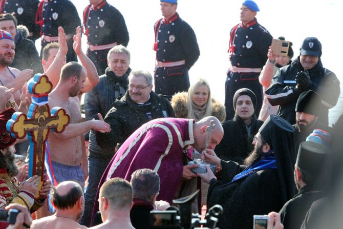 Načelnik Komunalne policije grada Nikola Ristić ,  Bogojavljanje, kupanje za časni krst, 2016. Ada Ciganlija