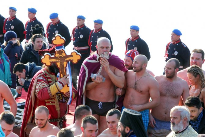 Načelnik Komunalne policije grada Nikola Ristić ,  Bogojavljanje, kupanje za časni krst, 2016. Ada Ciganlija