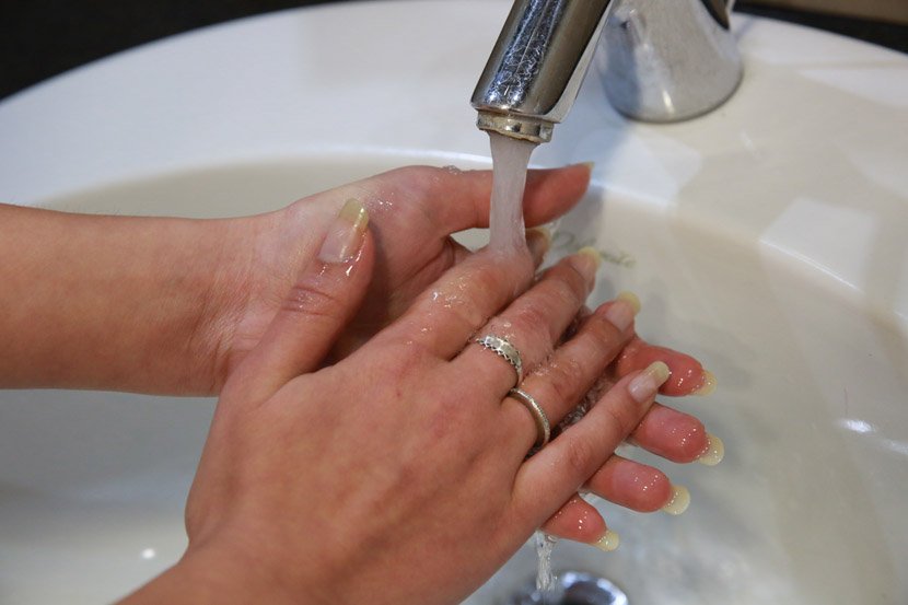 Prstenje, pranje ruku, lavabo, sapun, higijena, toalet, WC, česma, voda
