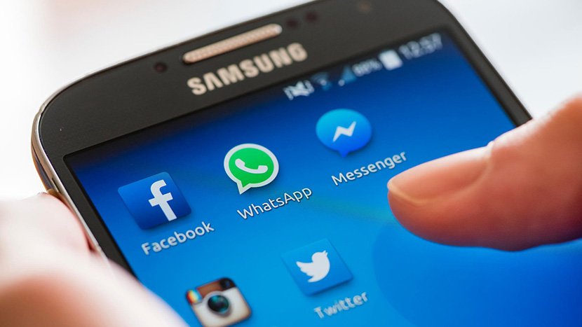 Facebook, Messenger, Whatsapp